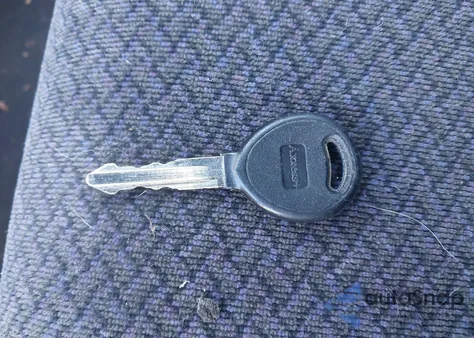 2001 Dodge Neon Se z USA, uszkodzony, nr VIN 1B3ES46C11D210644